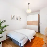 Metro Bemowo Colourful Apartment