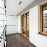 Metro Bemowo Colourful Apartment